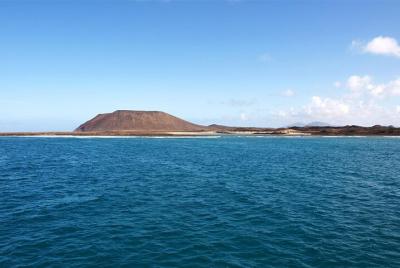 Excursión de día completo a la isla de Lobos desde Lanzarote con 