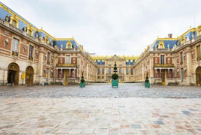 Visita guiada sin colas al Palacio de Versalles con espectáculo d Visita guiada sin colas al Palacio de Versalles con espectáculo d