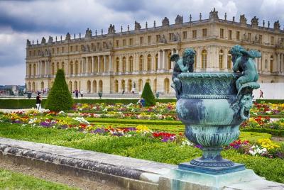 Visita guiada al palacio y los jardines de Versalles con entrada  Visita guiada al palacio y los jardines de Versalles con entrada