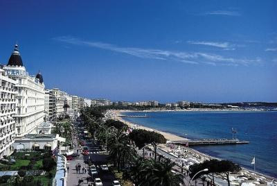 Excursión por la costa de Villefranche: excursión de medio día para grupos pequeños a Cannes, Antibes y St-Paul-de-Vence Excursión por la costa de Villefranche: excursión de medio día para grupos pequeños a Cannes, Antibes y St-Paul-de-Vence