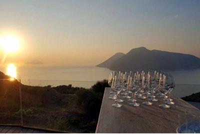 Degustación al atardecer en Tenuta di Castellaro