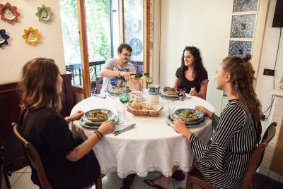 Almuerzo o cena y demostración de cocina en una casa local en Fas Almuerzo o cena y demostración de cocina en una casa local en Fas