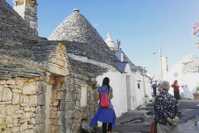Descubriendo Alberobello y Locorotondo Descubriendo Alberobello y Locorotondo