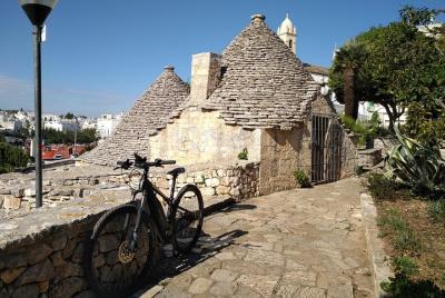 Ebike tours: Alberobello y los vinos del Valle de Itria