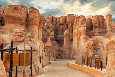 Excursión de día completo a la colina Al-Qara y Jawatha AlAhsaa Excursión de día completo a la colina Al-Qara y Jawatha AlAhsaa