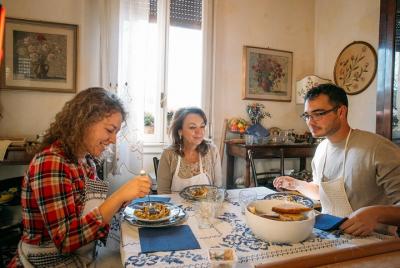 Almuerzo o cena y demostración de cocina en una casa local en Pie Almuerzo o cena y demostración de cocina en una casa local en Pie