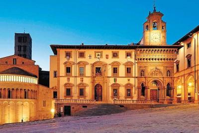 Tour privado a pie por Arezzo Tour privado a pie por Arezzo