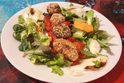 Bio almuerzo vegano con degustación de vino orgánico