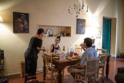Experiencia culinaria en la casa de Cesarina en Bari con cocina e