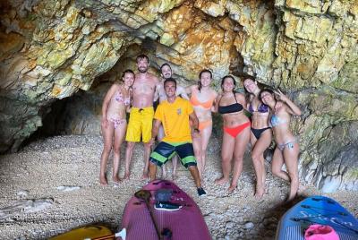 Excursiones de SUP en las espléndidas cuevas marinas de Polignano Excursiones de SUP en las espléndidas cuevas marinas de Polignano