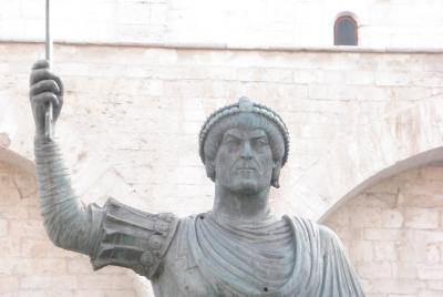 Vamos a descubrir Barletta. Vamos a descubrir Barletta.