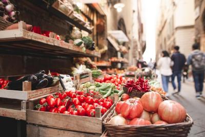 Visita al mercado local y experiencia gastronómica en la casa de un local en el lago de Garda Visita al mercado local y experiencia gastronómica en la casa de un local en el lago de Garda