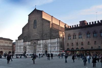 Lo más destacado de Bolonia, recorrido a pie por la ciudad con gu
