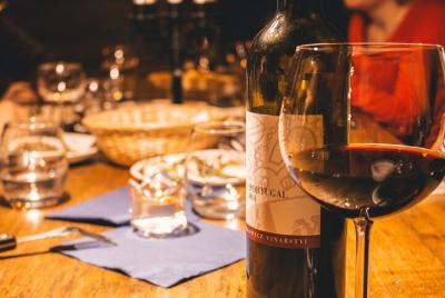 Tour a pie por la cata de vinos de Praga de 2,5 horas Tour a pie por la cata de vinos de Praga de 2,5 horas