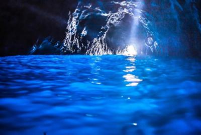 Admire la Gruta Azul con un guía turístico nativo de Caprese
