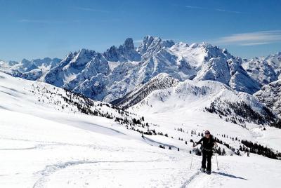 Tour de raquetas de nieve de los Dolomitas: excursión privada de 