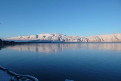 Experiencia de invierno en el lago Sevan (Sevanavank)