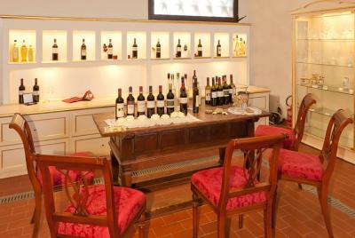 Amplia cata de vinos en Tenuta Moriano.