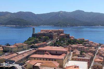 Tour privado de medio día a pie por Portoferraio con guía Tour privado de medio día a pie por Portoferraio con guía