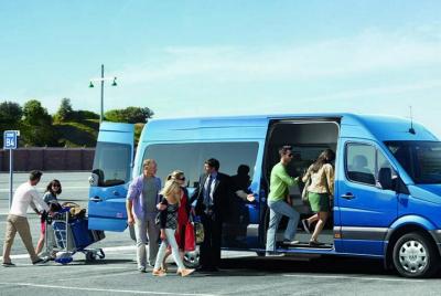 Transporte compartido del puerto de Civitavecchia al aeropuerto d