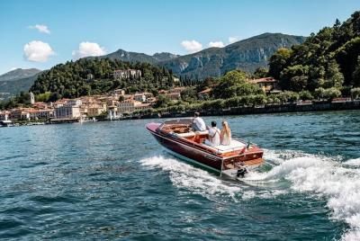 Paseo privado en bote a motor de madera Cadenazzi en el lago Como