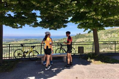 Tour en bicicleta de carreras desde el lago de Garda a Valpolicel