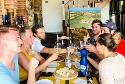 Visita a la bodega con degustación.