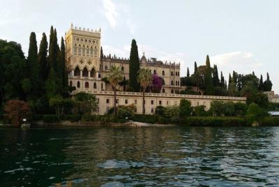Paseo en barco por las islas del lago de Garda con aperitivo