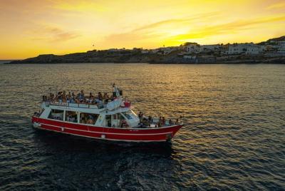 Fiesta en barco al atardecer en las aguas de Salento con aperitivo Fiesta en barco al atardecer en las aguas de Salento con aperitivo
