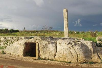 Visita en grupo: un viaje virtual entre Dolmen y Menhir Visita en grupo: un viaje virtual entre Dolmen y Menhir