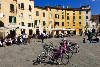 Visita guiada en bicicleta de Lucca - grupo pequeño de medio día