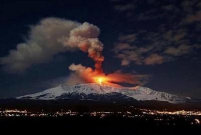Tour privado de Messina al volcán Etna con una opción de degustación de comida y vino Tour privado de Messina al volcán Etna con una opción de degustación de comida y vino