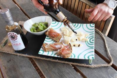 Disfrute de un tour privado de vinagre balsámico y degustación en