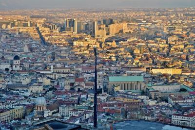Napoli Walking and Bus Medio día desde Napoli