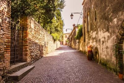 Visita al pueblo medieval de Arquà Petrarca Visita al pueblo medieval de Arquà Petrarca