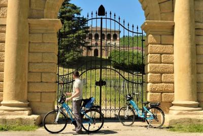 Tour de medio día en bicicleta a Villa dei Vescovi Tour de medio día en bicicleta a Villa dei Vescovi