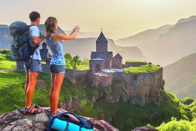 Tour grupal: Monasterio Tatev, Teleférico, Almuerzo, Cascada Shak