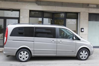 Traslado privado, servicio de chófer, desde Abano Terme al aeropuerto de Venecia Traslado privado, servicio de chófer, desde Abano Terme al aeropuerto de Venecia