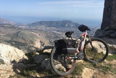 Experiencia Pizzo Manolfo! una aventura eMTB en Palermo