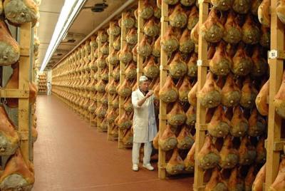 Tour y degustación de 2 horas por la granja de jamones de Parma