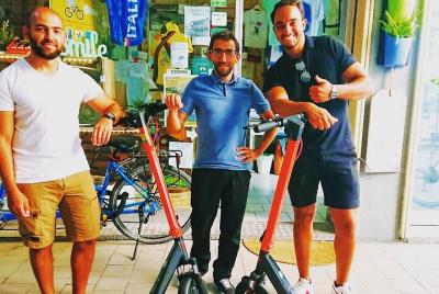 Alquiler de scooter eléctrico en Pisa con audioguía