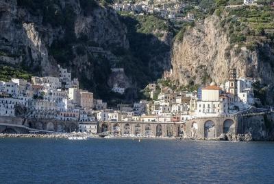 Exclusivo en coche por la costa de Amalfi con visita a Positano d
