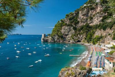 Escapada de un día para grupos pequeños a la costa de Amalfi desd