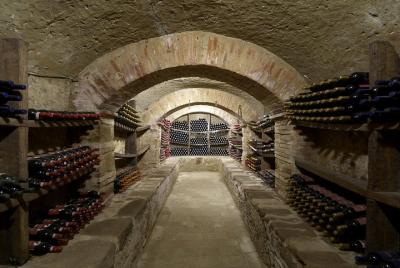 Cata de vinos en una granja familiar