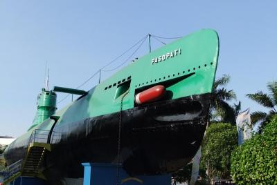 Pleno viaje privado a Surabaya con almuerzo.