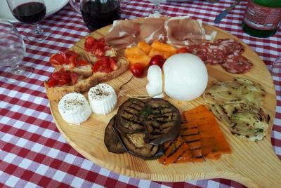 Día Enogastronómico en una Granja - Degustación de productos loca