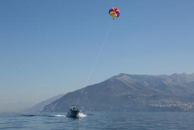 Vuelo en parapente en el golfo de Nápoles desde Sorrento