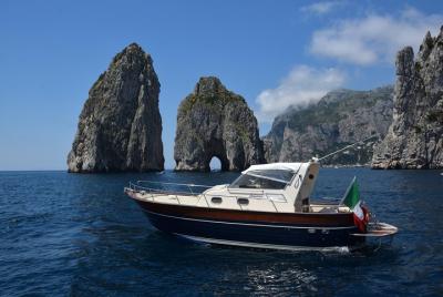 Excursión de día completo a la isla de Capri y excursión en barco
