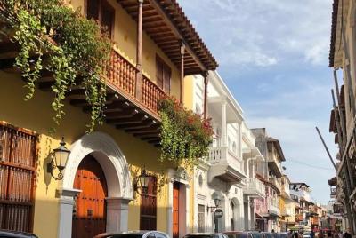 El Encanto de La Historia