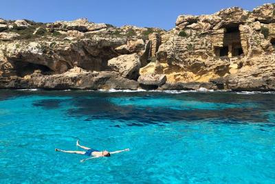 Paseo en barco de un día en Egadi Favignana y Levanzo